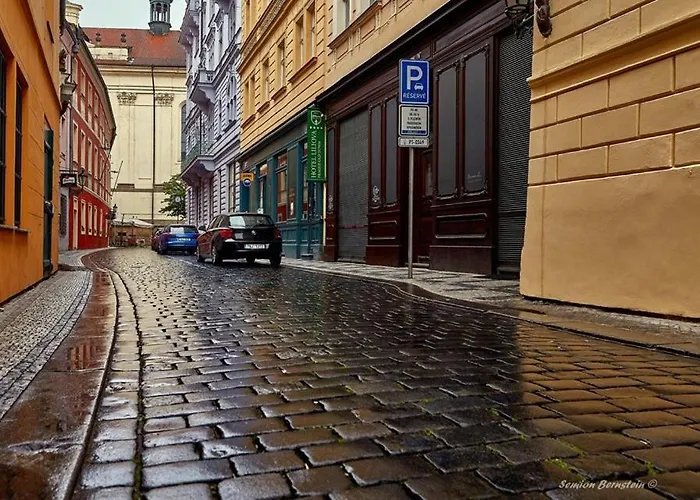 Apart Near The Charles Bridge